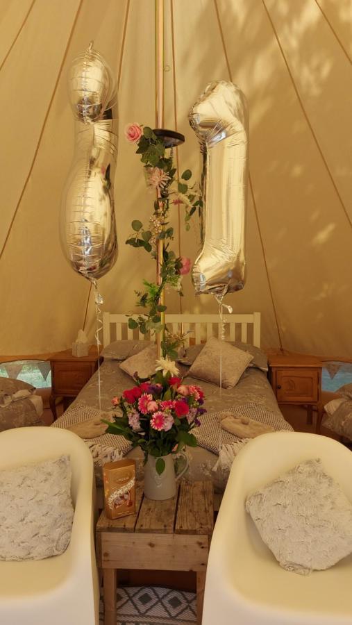 Hopgarden Glamping - Luxury 6M Bell Tent Wadhurst エクステリア 写真