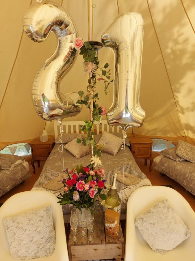Hopgarden Glamping - Luxury 6M Bell Tent Wadhurst エクステリア 写真